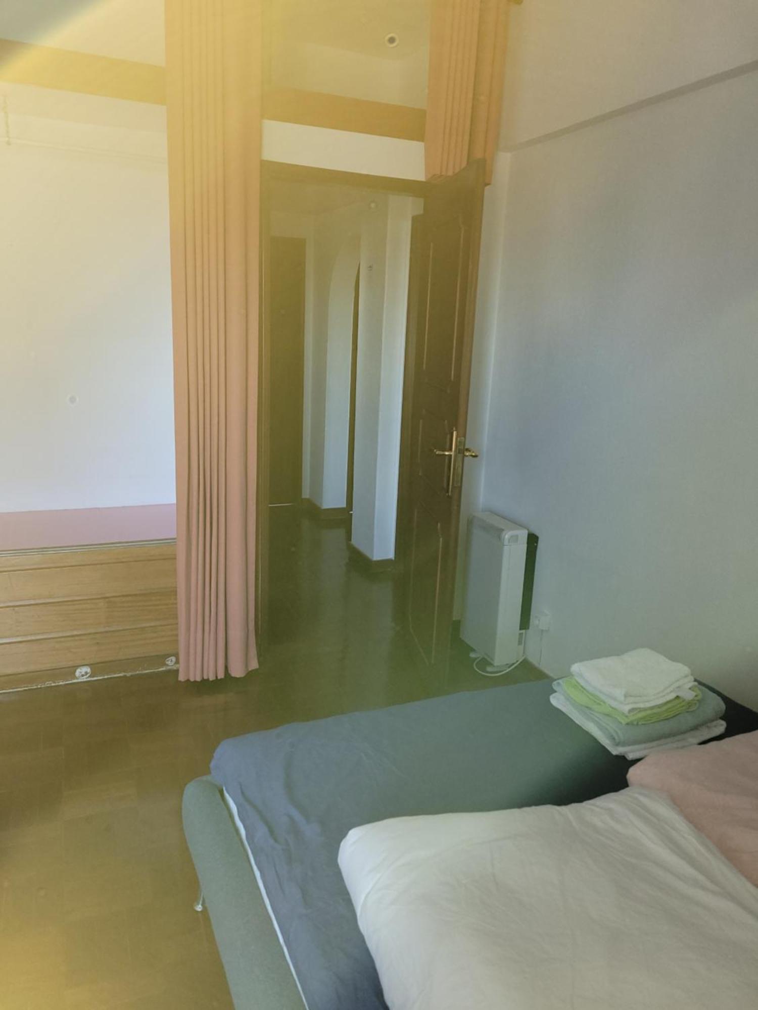 Comfy Room Near Metro Лиссабон Экстерьер фото